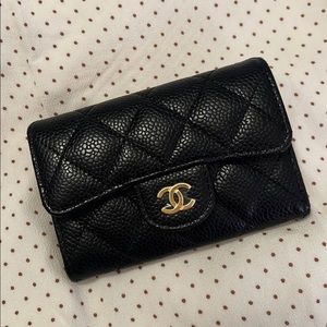 SOLD—Chanel 2022 Snap Card Holder Wallet